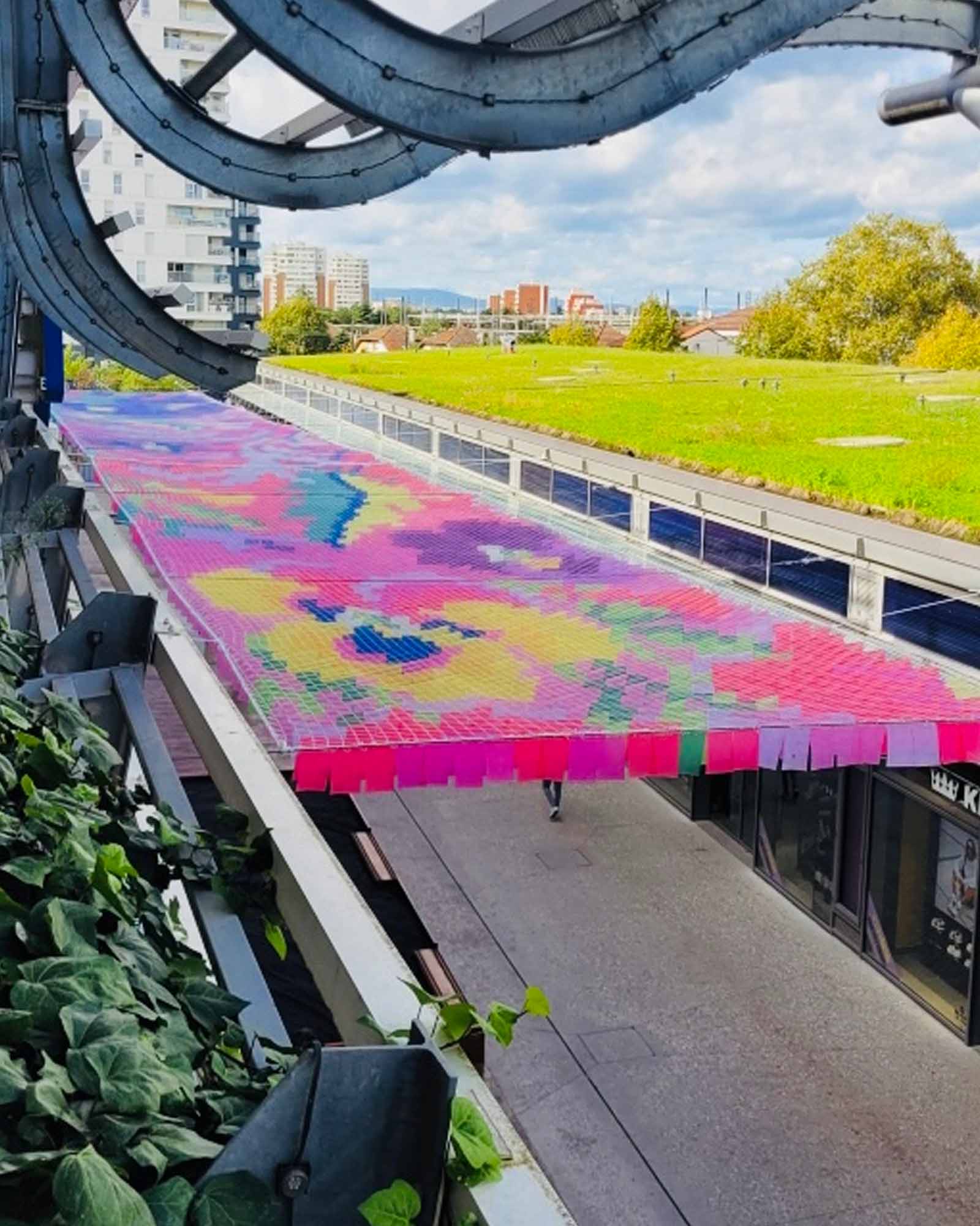 Vue d'ensemble du voile d'ombrage, Carré de Soie, Lyon 2024
